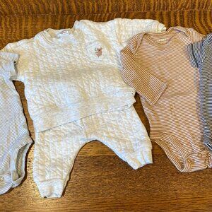3 Month Size  Baby Outfits  5 Pieces Carter's Baby Clothes  Bodysuits and Pants
